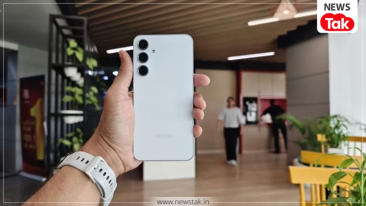 फोन पर बंपर सेल