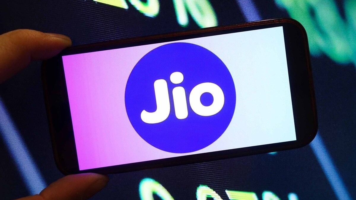 Jio यूजर्स की मौज, मात्र ₹899 के प्लान में मिल रहा 35,000 रुपए वाला फायदा