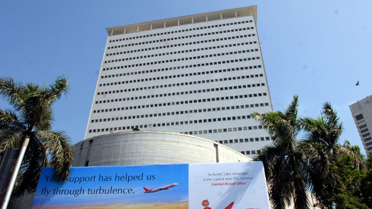 बंबई सीरियल ब्लास्ट में बनी निशाना, पहली सेंट्रलाइज AC यहीं लगी, बिक रही Air India बिल्डिंग Air India Building Mumbai