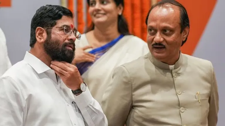 महाराष्ट्र में CM शिंदे और उनके डिप्टी अजित पवार के बीच आखिर चल क्या रहा है? अजीत पवार और एकनाथ शिंदे के बीच चल रहे विवाद के बीच यह सवाल उठ रहा है कि क्या आने वाला विधानसभा चुनाव साथ में लड़ा जाएगा या फिर एनडीए गठबंधन का भी हाल महा विकास अघाड़ी की ही तरह होगा.