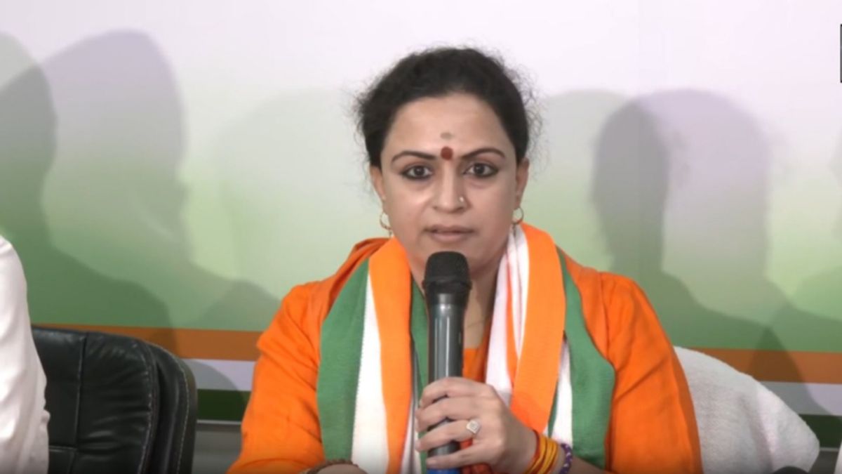 चर्चा में हैं राजस्थान की लेडी योगी साध्वी अनादि सरस्वती, कौन हैं ये, कांग्रेस में क्यों गईं? साध्वी अनादि सरस्वती ने बीजेपी से इस्तीफा देते हुए कांग्रेस का दामन थामा है. वह अजमेर नॉर्थ से टिकट मांग रही थी.