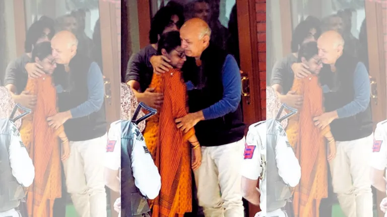पत्नी को गले लगा रोते हुए मनीष सिसोदिया की तस्वीर वायरल, आखिर क्या हुआ है इनकी वाइफ को? Manish Sisodia with his wife
