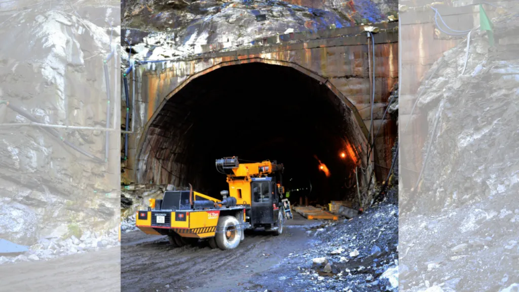 उत्तराखंड के उत्तरकाशी में चारधाम हाईवे प्रोजेक्ट के तहत बन रही सुरंग में फंसे मजदूरों को निकालने के लिए अब अमेरिकी मशीन की मदद ली जा रही है.