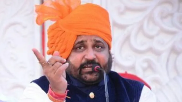 राष्ट्रीय राजपूत करणी सेना के अध्यक्ष सुखदेव सिंह गोगामेड़ी की हत्या, कौन थे ये, इनकी पूरी कहानी जानिए सुखदेव सिंह गोगामेड़ी, अध्यक्ष राष्ट्रीय राजपूत करणी सेना की गोली मारकर हत्या