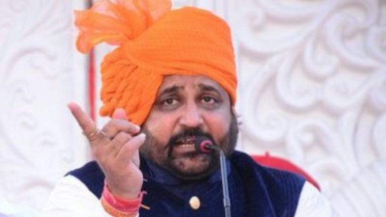 राष्ट्रीय राजपूत करणी सेना के अध्यक्ष सुखदेव सिंह गोगामेड़ी की हत्या, कौन थे ये, इनकी पूरी कहानी जानिए सुखदेव सिंह गोगामेड़ी, अध्यक्ष राष्ट्रीय राजपूत करणी सेना की गोली मारकर हत्या