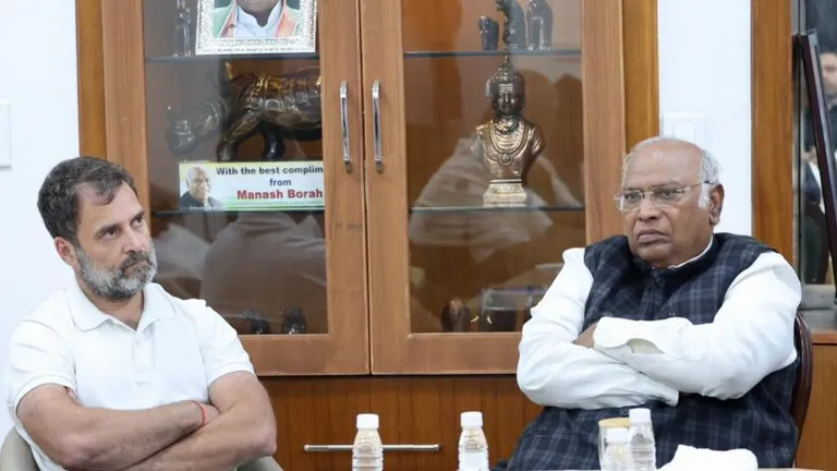 राज्यों के चुनाव के बाद अब लोकसभा चुनाव के लिए भिड़ गए राहुल! INDIA अलायंस की बैठक में दिखे अब लोकसभा चुनाव के लिए भिड़ गए राहुल! INDIA अलायंस की बैठक में दिखे