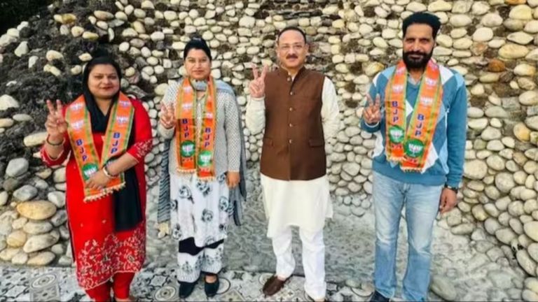 BJP ने तोड़ लिए AAP के 3 पार्षद, चंडीगढ़ मेयर ने इस्तीफा तो दिया पर अब चुनाव का गणित ही बदला NewsTak