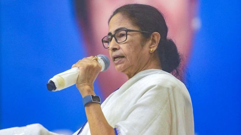 बंगाल में मुस्लिम वोटों के लिए कांग्रेस को साथ लेकर नहीं चल रहीं ममता? समझिए ये पूरा गणित NewsTak