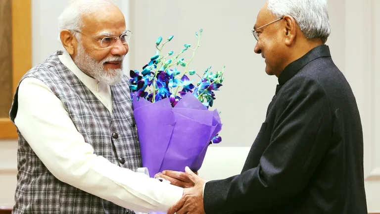 सर्वे: बिहार में BJP के साथ जाकर नीतीश कुमार ने कर लिया बड़ा नुकसान? ये आंकड़े चौंकाऊ हैं नीतीश के साथ आने के बावजूद बिहार में BJP को हो सकता है नुकसान, 40 सीटों के सर्वे में देखिए हाल