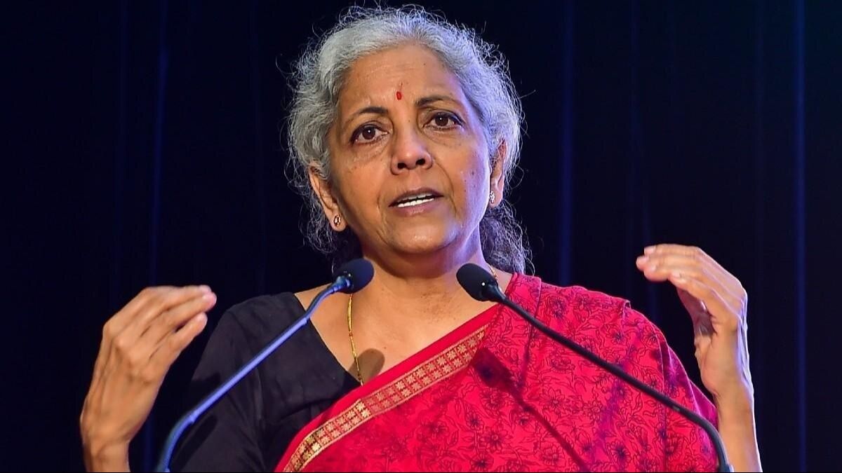 നിർമ്മല സീതാരാമൻ്റെ ആസ്തി 2 കോടി രൂപയിൽ കൂടുതലാണ്, അതേസമയം 30 ലക്ഷം രൂപയിലധികം ബാധ്യതകളാണുള്ളത്.