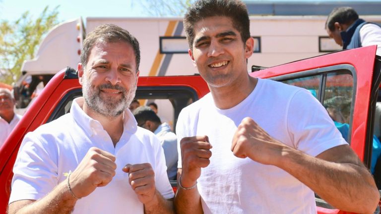 22 घंटे पहले राहुल गांधी के ट्वीट को किया रीट्वीट फिर BJP में शामिल हो गए बॉक्सर विजेंद्र, जाने इनकी कहानी  NewsTak
