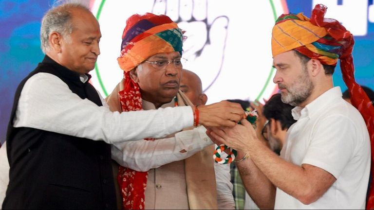 Lok Poll के राजस्थान के फाइनल सर्वे में बीजेपी के क्लीन स्वीप वाले रिकॉर्ड पर खतरा! जानें कितनी सीट NewsTak