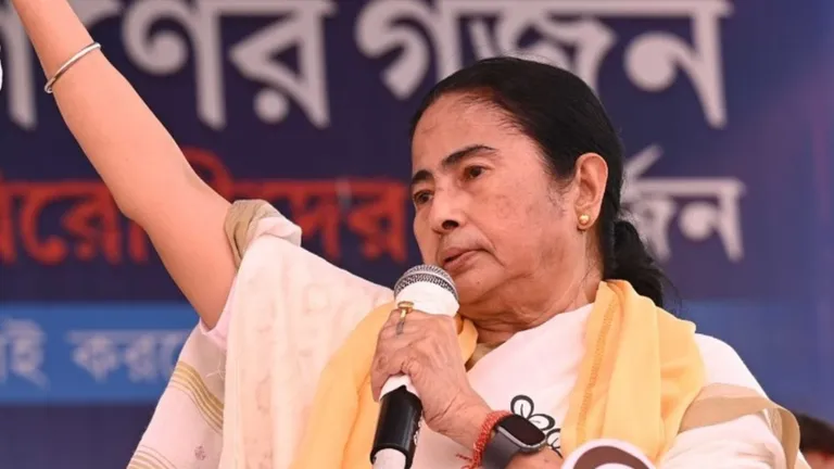 पश्चिम बंगाल के इस लेटेस्ट सर्वे में बीजेपी को जबर्दस्त नुकसान, 2019 के आंकड़े भी नहीं कर पा रही टच! NewsTak