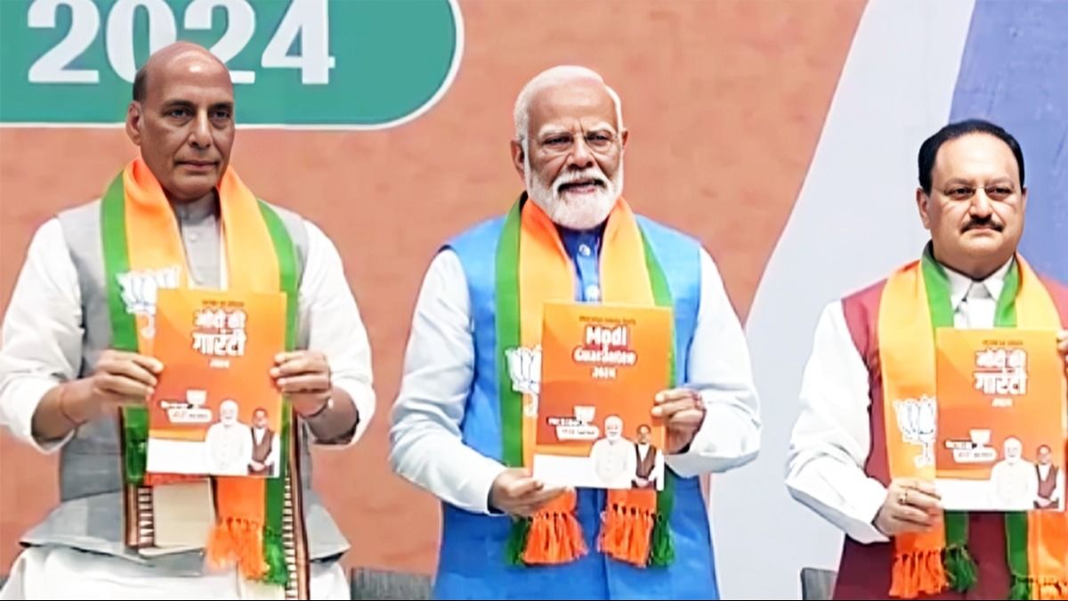 बिजली, इलाज और मुफ्त राशन देगी बीजेपी, जानिए मेनिफेस्टो में और क्या वादे किए गए While speaking at the event, Rajnath Singh said that the saffron party has fulfilled all the promises it made before the 2019 Lok Sabha polls for the development and public welfare.