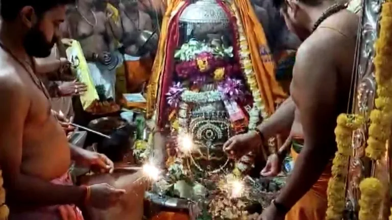 उज्जैन का महाकालेश्वर मंदिर क्यों है इतना खास? जानिए, मंदिर से जुड़े रहस्यों के बारे में NewsTak