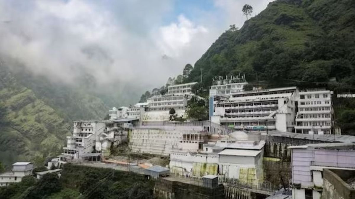 वैष्णो देवी जाते समय इन बातों का रखें ध्यान, ट्रिप होगी आसान! NewsTak