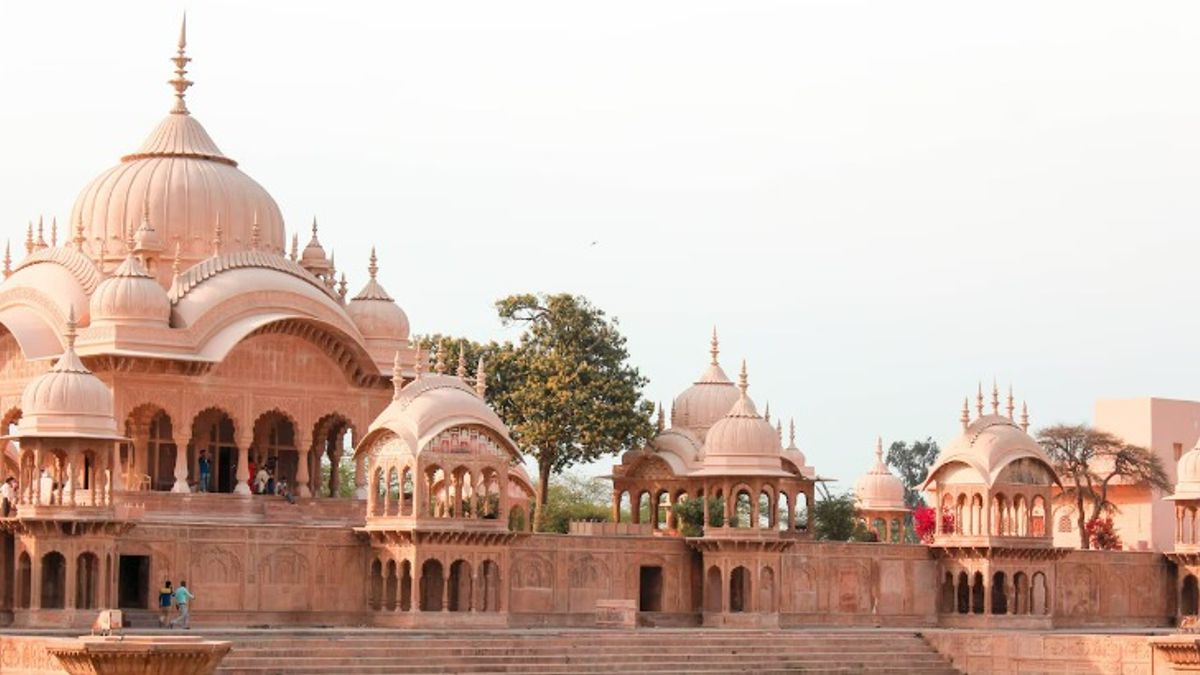मथुरा में मंदिरों के अलावा इन 6 पर्यटन स्थलों को जरूर करें एक्सप्लोर! NewsTak