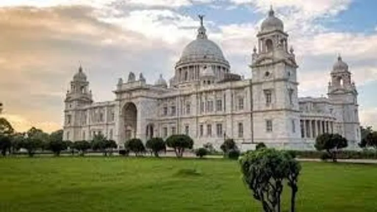 फेमस टूरिस्ट प्लेस बन रहा कोलकाता का 'विक्टोरिया मेमोरियल', आप भी जरूर करें विजिट NewsTak