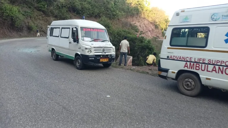 जम्मू-कश्मीर में श्रद्धालुओं से भरी बस पर आतंकवादी हमला, 10 लोगों की मौत NewsTak