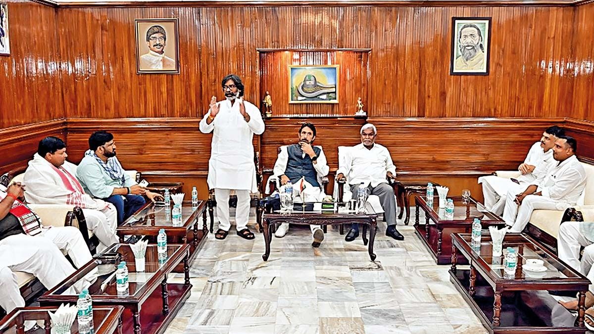 Floor Test in Jharkhand: हेमंत सोरेन के CM बनने के बाद विधानसभा में आज होगा फ्लोर टेस्ट, नंबर गेम से समझिए पूरा सिनेरियो NewsTak