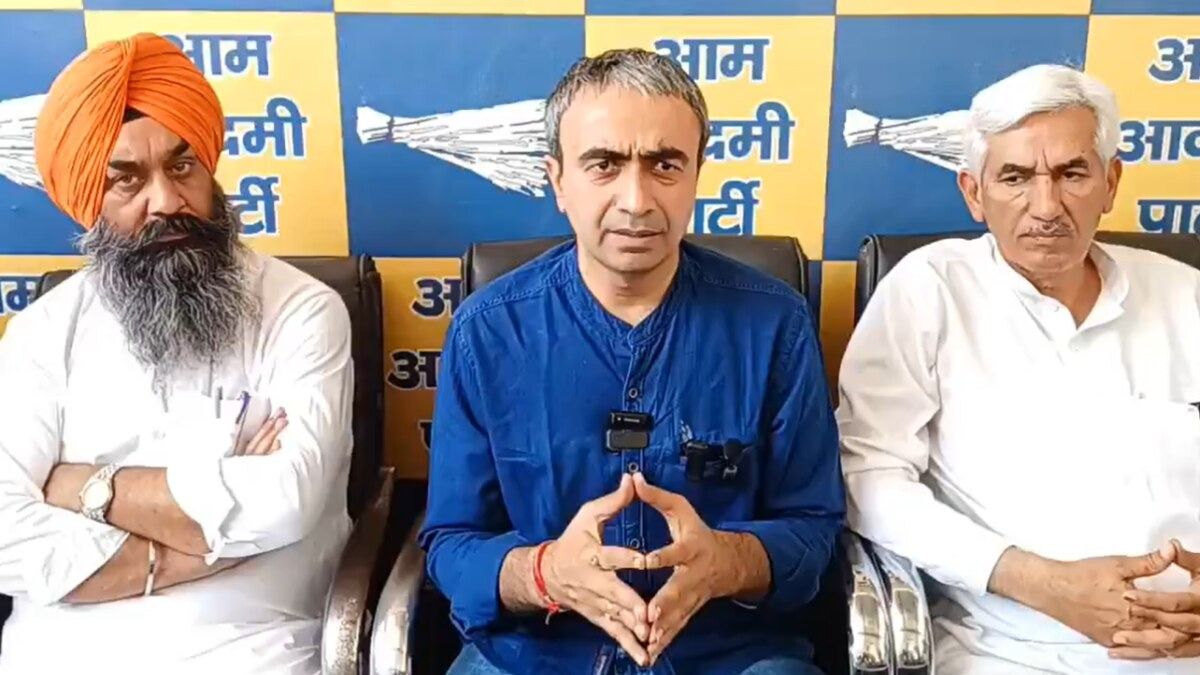 'AAP' के अनुराग ढांडा का हरियाणा शिक्षा मंत्री पर पलटवार, कहा 'बीजेपी नहीं चाहती शिक्षित हो गरीब का बच्चा' NewsTak
