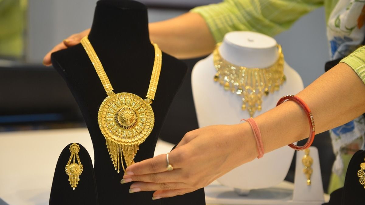 Gold Silver Price Today: 5 सितंबर को सोना हुआ महंगा, चांदी का भाव लुढ़का फिर High हो गया NewsTak