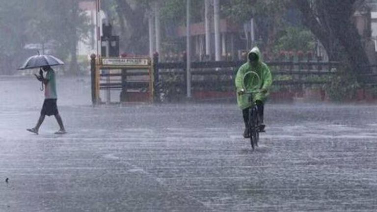 MP Weather Alert: मध्यप्रदेश में बारिश को लेकर IMD ने दिया बड़ा अपडेट, भोपाल में खोलने पड़ गए डैम UP Weather Updates