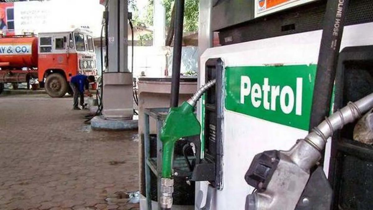 चुनाव से पहले फिर घटेंगे पेट्रोल-डीजल के दाम? कच्चे तेल के दामों में आई गिरावट NewsTak