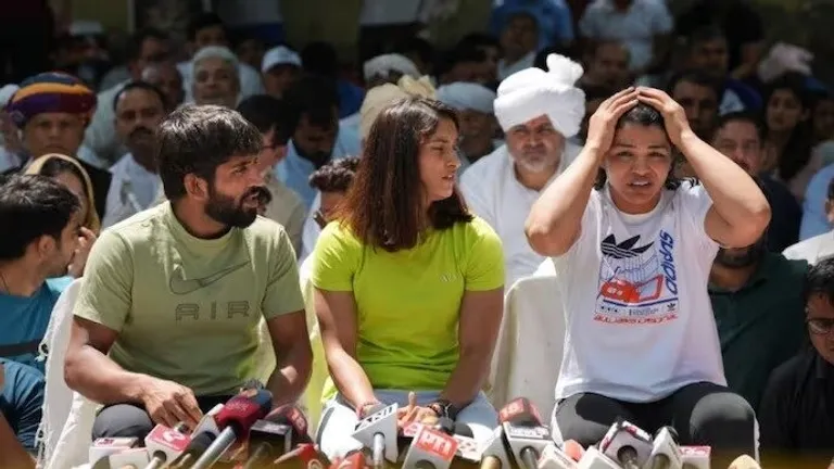 विनेश-बजरंग के कांग्रेस में जाने पर साक्षी मलिक बोली- 'मेरे पास भी था ऑफर लेकिन...' NewsTak