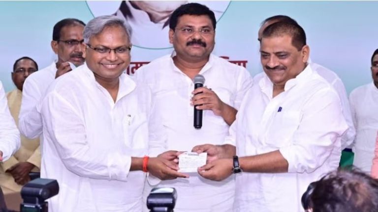 मनीष वर्मा की हो सकती है बिहार कैबिनेट में एंट्री, जानिए कैसे ये IAS अधिकारी बन गया नीतीश का खास? bihar_politics