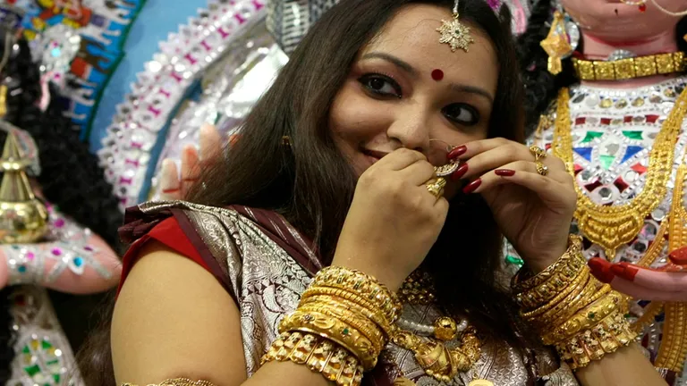 Gold-Silver Rate today: इस हफ्ते सोने के भाव में उतार-चढ़ाव, चांदी ने मारी छलांग NewsTak