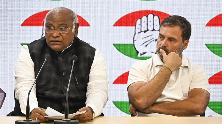 7 गारंटी वाला कांग्रेस का संकल्प पत्र जारी, बुजुर्गों-विधवाओं को 6,000 रुपए पेंशन, महिलाओं को 2000 रुपए महीना NewsTak