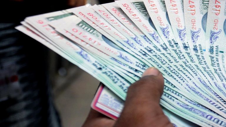 SIP करने की सोच रहे हैं और पैसे कम हैं तो ये खबर है आपके लिए, बना सकते हैं एक बड़ा फंड NewsTak