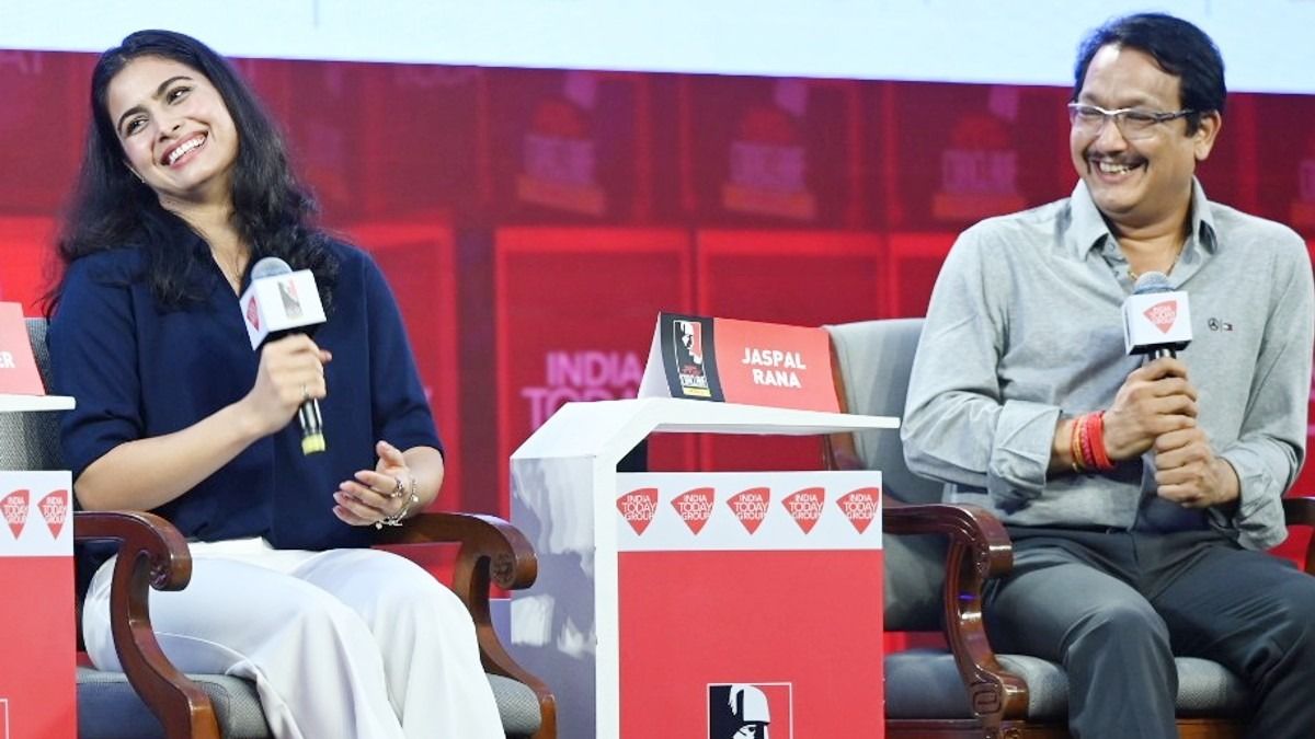 पेरिस ओलंपिक के दौरान स्कूटी चलाते हुए मनु भाकर का हो गया एक्सीडेंट, उस किस्से को ऐसे किया याद Manu Bhaker and her coach Jaspal Rana