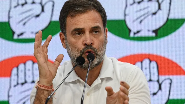 Haryana Election में राहुल गांधी ने करा दी जलेबी-पकौड़े की एंट्री, पुलिसकर्मी के साथ वीडियो हुआ Viral NewsTak