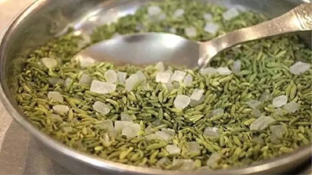 रेस्टोरेंट में महिला ने मिश्री समझकर खा लिया कास्टिक सोडा, तेज जलन के बाद सूज गया चेहरा, दर्ज हुआ FIR saunf and mishri