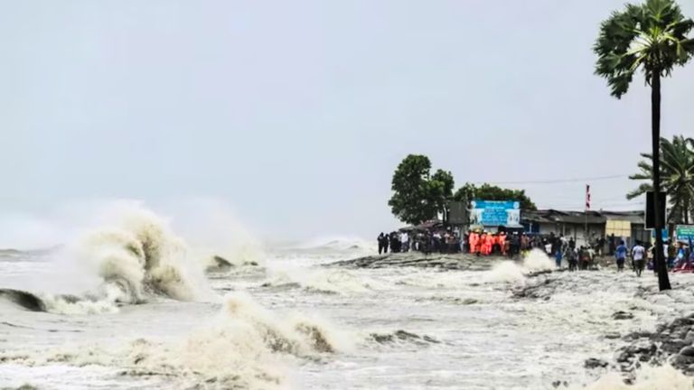 MP Weather Update: क्या मध्य प्रदेश में भी कहर बरपाएगा 'चक्रवात डाना'? मौसम विभाग ने ये बताया Cyclone DANA