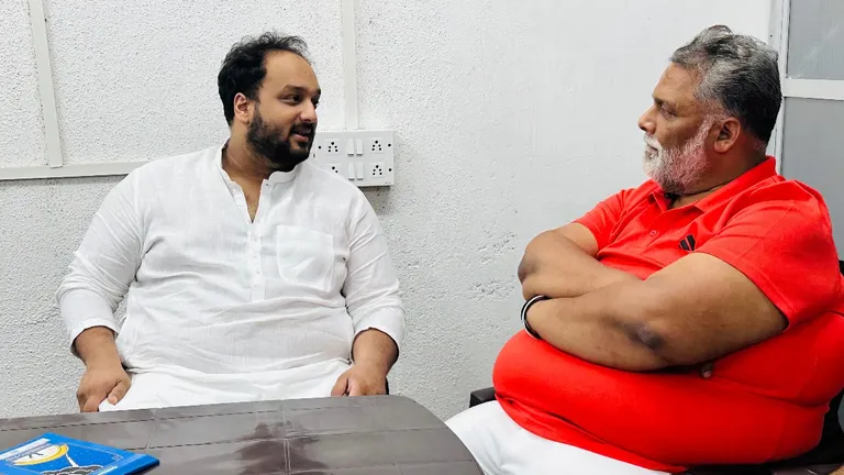 लॉरेंस बिश्नोई को धमकी देने के बाद पप्पू यादव पहुंचे मुंबई, जीशान सिद्दीकी से मुलाकात कर कही ये बात Pappu Yadav