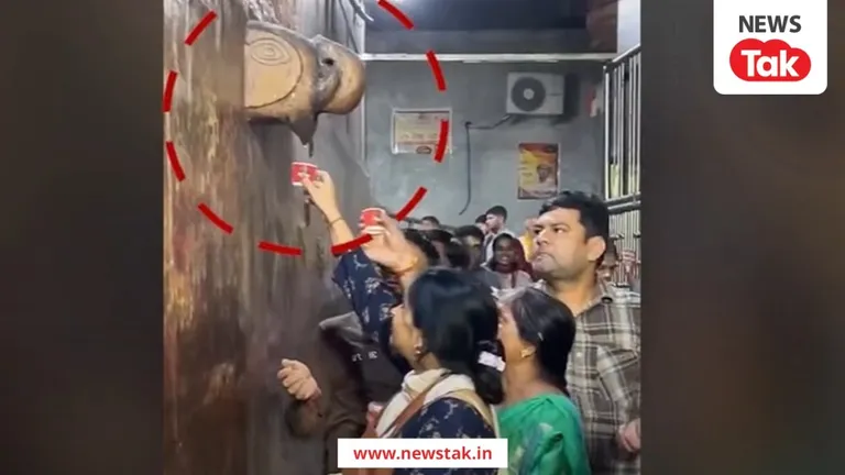 बांके बिहारी मंदिर में श्रद्धालुओं ने ये क्या कर दिया? जिसे चरणामृत समझकर पीने लगे वो कुछ और निकला, Video वायरल NewsTak