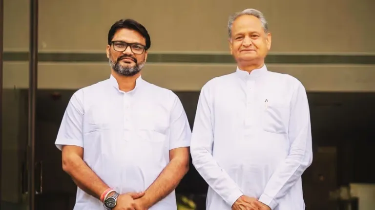 पूर्व मुख्यमंत्री अशोक गहलोत के पूर्व OSD लोकेश शर्मा गिरफ्तार, फोन टैपिंग मामले में हुई कार्रवाई NewsTak