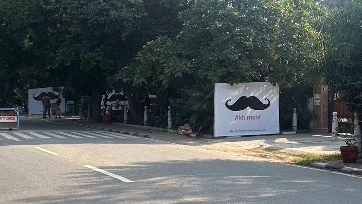 'मूंछों वाले पोस्टर..खूब ट्रोलिंग', हार के बाद क्या-क्या झेल रहे हनुमान बेनीवाल, कांग्रेसी नेता ने किया सपोर्ट Rajasthan Poster