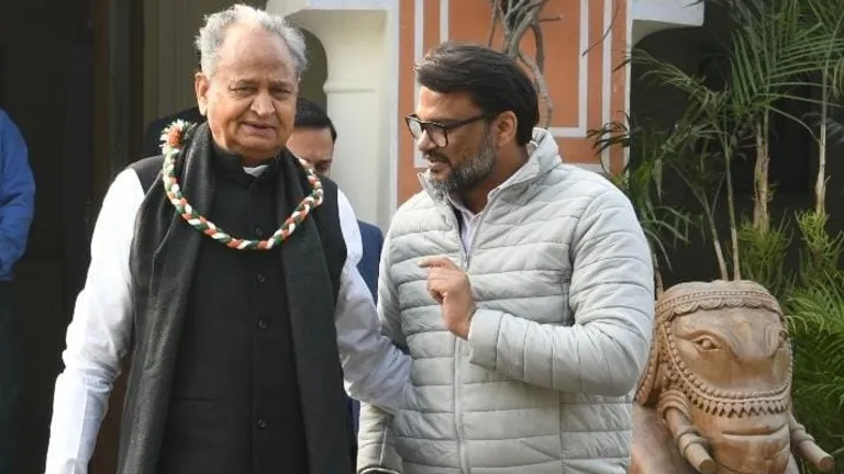 जेल से बाहर आने के बाद लोकेश शर्मा ने बढ़ा दी अशोक गहलोत की परेशानी, कह डाली ये बड़ी बात NewsTak