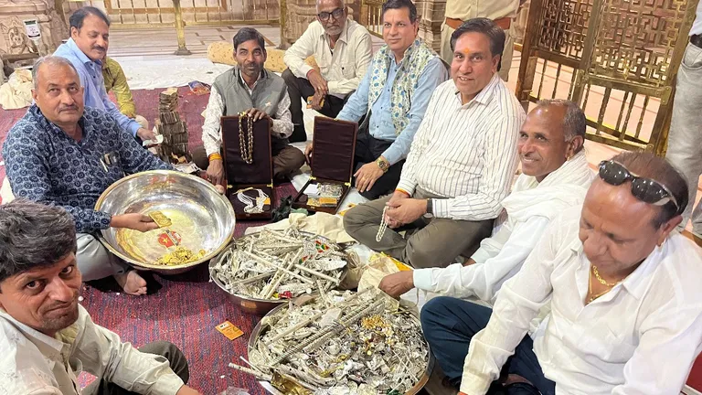 सांवलिया सेठ मंदिर में चढ़ावे का नया रिकॉर्ड, मंदिर की ये मान्यता जान भक्त कर रहे खूब दान-दक्षिणा Sanwaliaji Temple