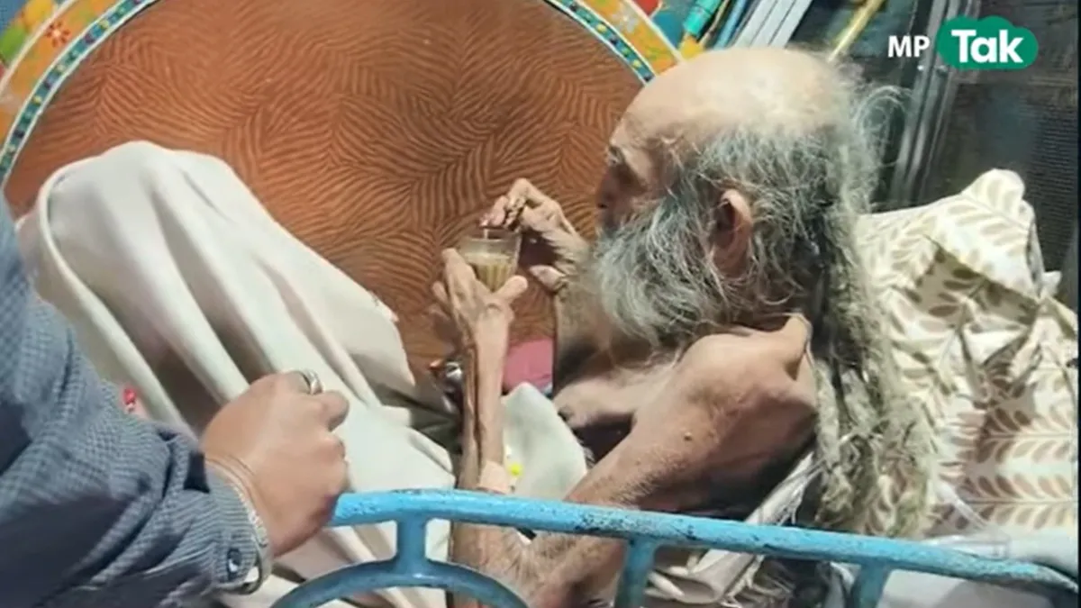 मध्य प्रदेश के संत सियाराम बाबा का स्वास्थ्य ठीक है.