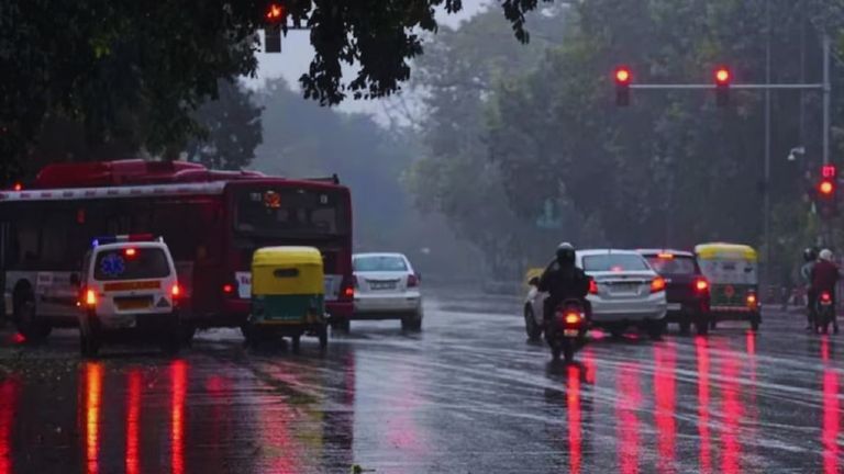 Weather Alert: दिल्ली-NCR समेत कई राज्यों में अगले 3 दिन बारिश का अलर्ट, नया वेदर सिस्टम बना NewsTak