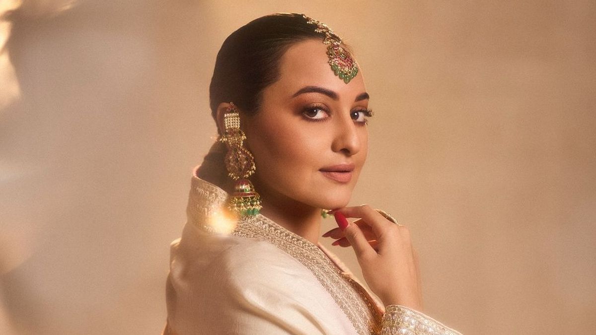 सोनाक्षी सिन्हा की कहानी में क्यों है इतना बवाल? कुमार विश्वास ने ऐसा क्या कह दिया? Sonakshi Sinha