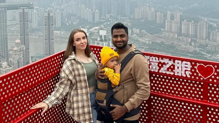 उदयपुर में यूट्यूबर युवक की रशियन पत्नी पर भद्दे कमेंट का मामला, युवक बोला- '6000 INR', मामला गरमाया YouTuber mithilesh backpacker