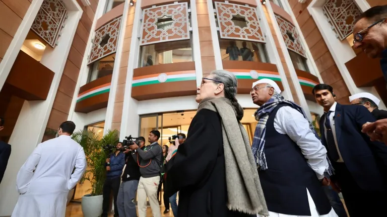 कांग्रेस का बदल गया पता, अब 24 अकबर रोड नहीं ये है नया एड्रेस, कहां बैठेंगे राहुल गांधी? कांग्रेस का पता बदल गया है, कांग्रेस मुख्यालय की नई बिल्डिंग का उद्घाटन हो गया है.