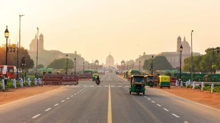 Weather Today: दिल्ली-NCR में दिन में गर्मी ने बढ़ाई लोगों की चिंता..IMD ने जारी किया नया अपडेट NewsTak