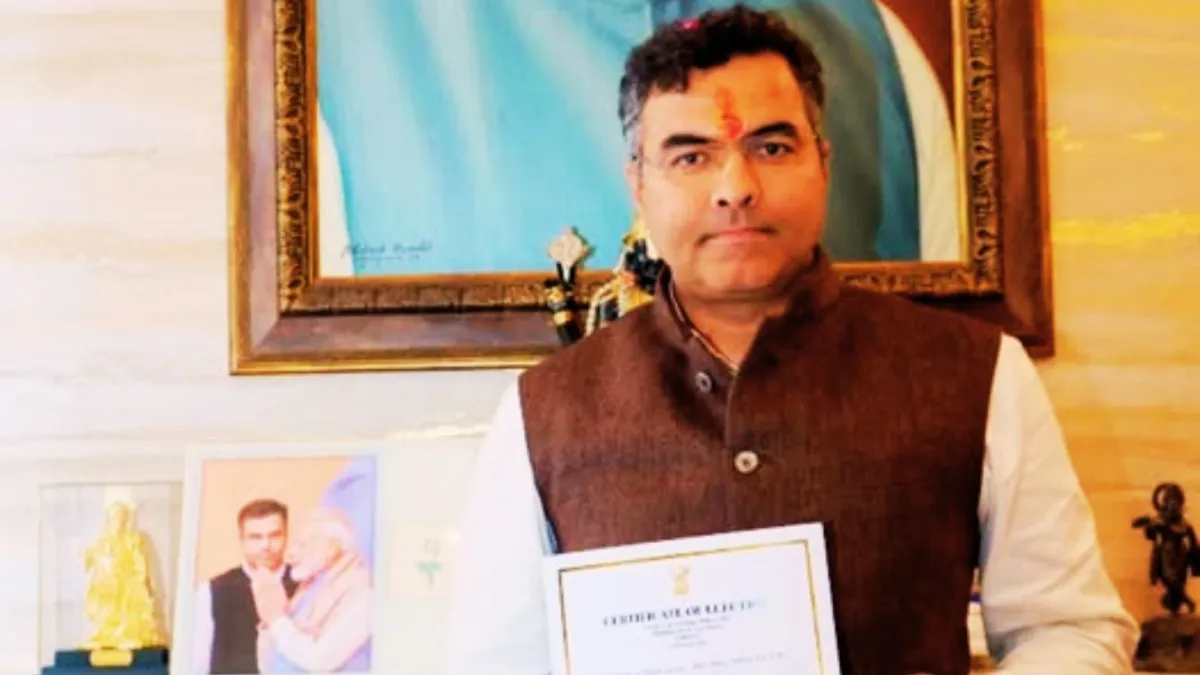 बीजेपी के प्रवेश वर्मा अरबों की संपत्ति के मालिक हैं. 